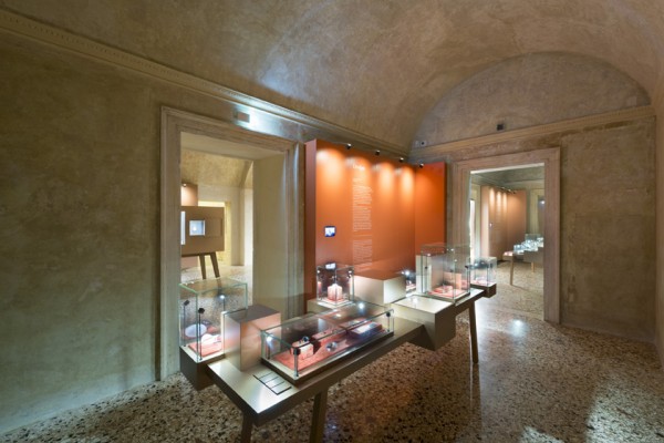 1-Museo del Gioiell_Sala Design_Credits by Cosmo Laera